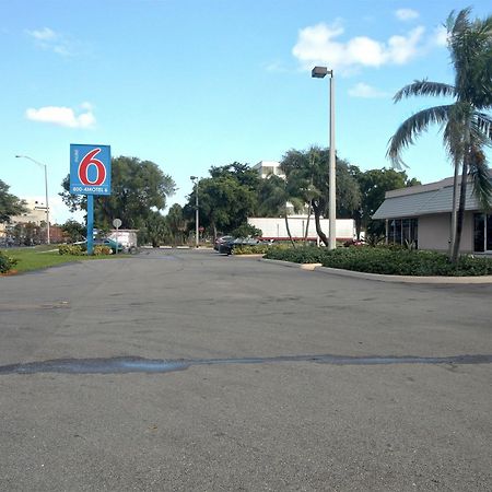 דוראל Motel 6-Miami, Fl מראה חיצוני תמונה