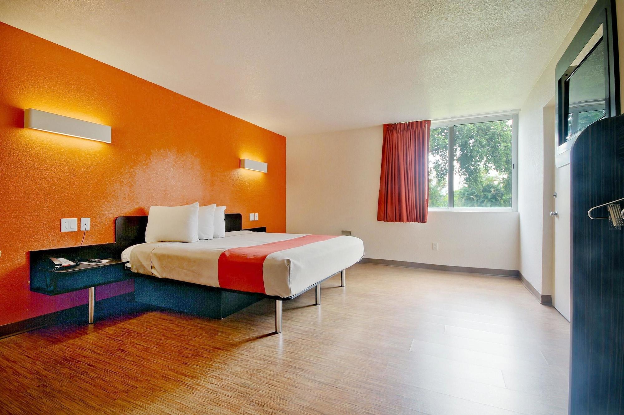 דוראל Motel 6-Miami, Fl מראה חיצוני תמונה