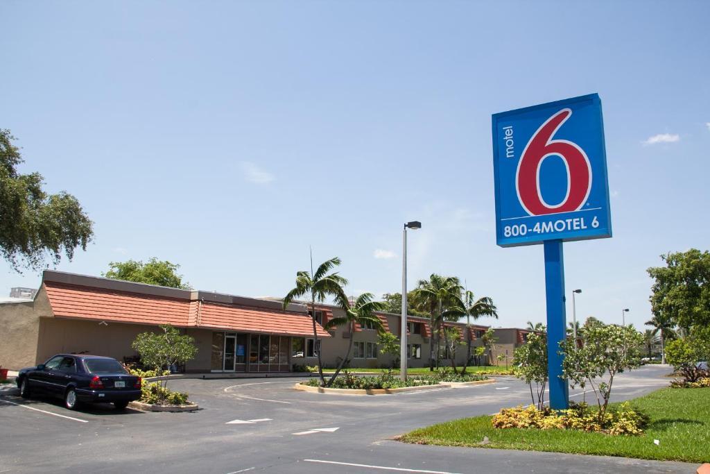 דוראל Motel 6-Miami, Fl מראה חיצוני תמונה