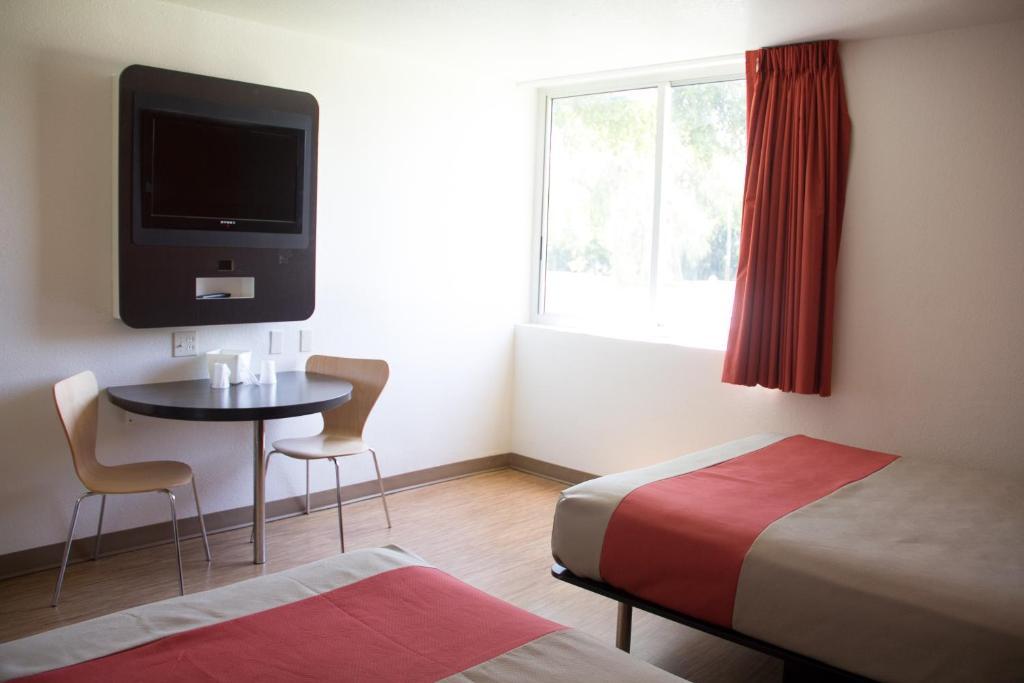 דוראל Motel 6-Miami, Fl מראה חיצוני תמונה
